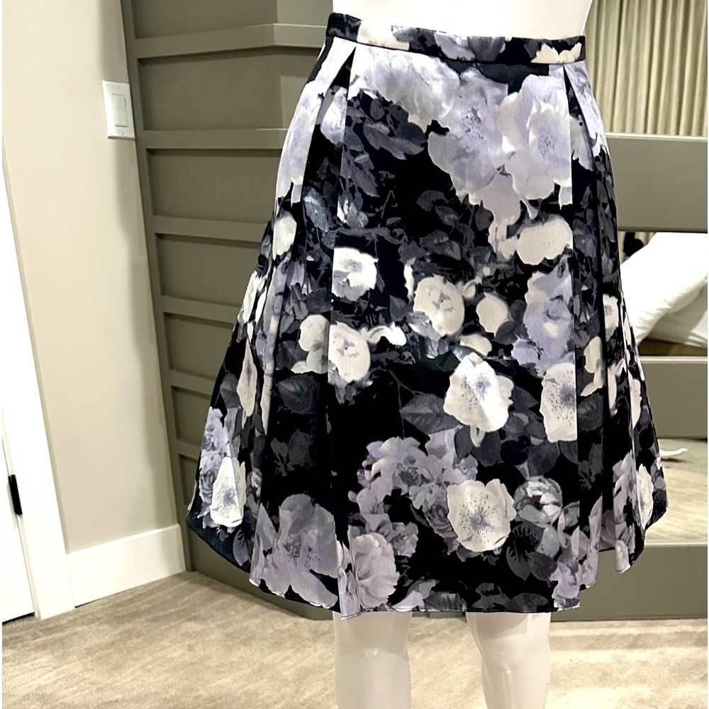 Flared Skirt by Xscape Size 10 Black and Gray NWT